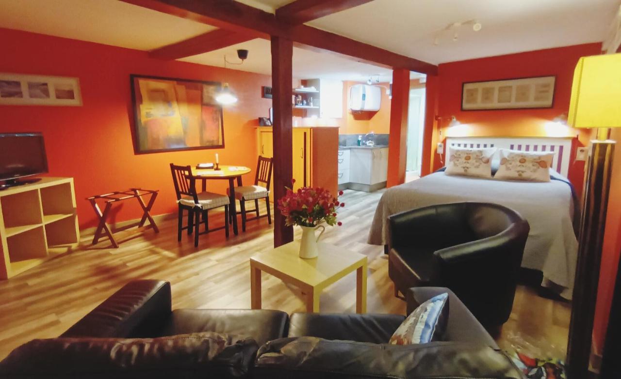 Apartamentos La Casa Del Pintor กูดีเยโร ภายนอก รูปภาพ