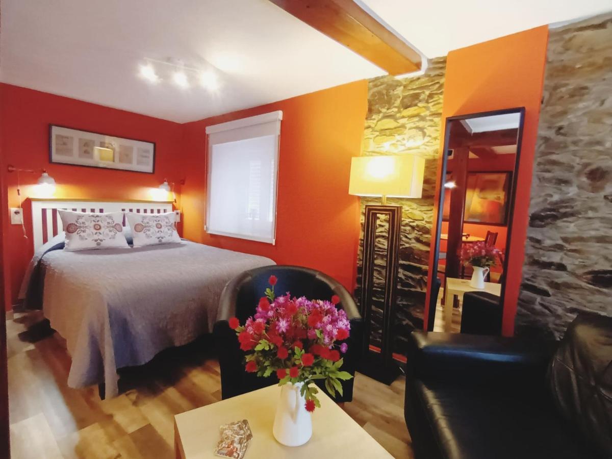 Apartamentos La Casa Del Pintor กูดีเยโร ภายนอก รูปภาพ